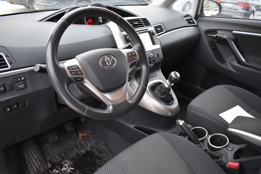 TOYOTA Verso 2014