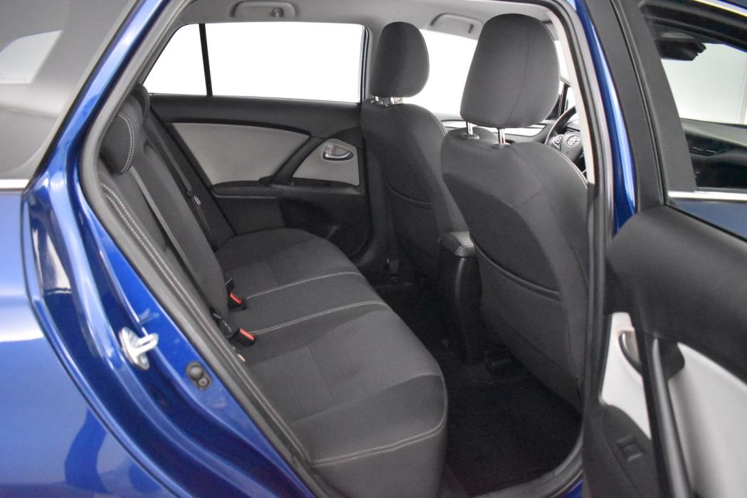 TOYOTA Avensis 2016