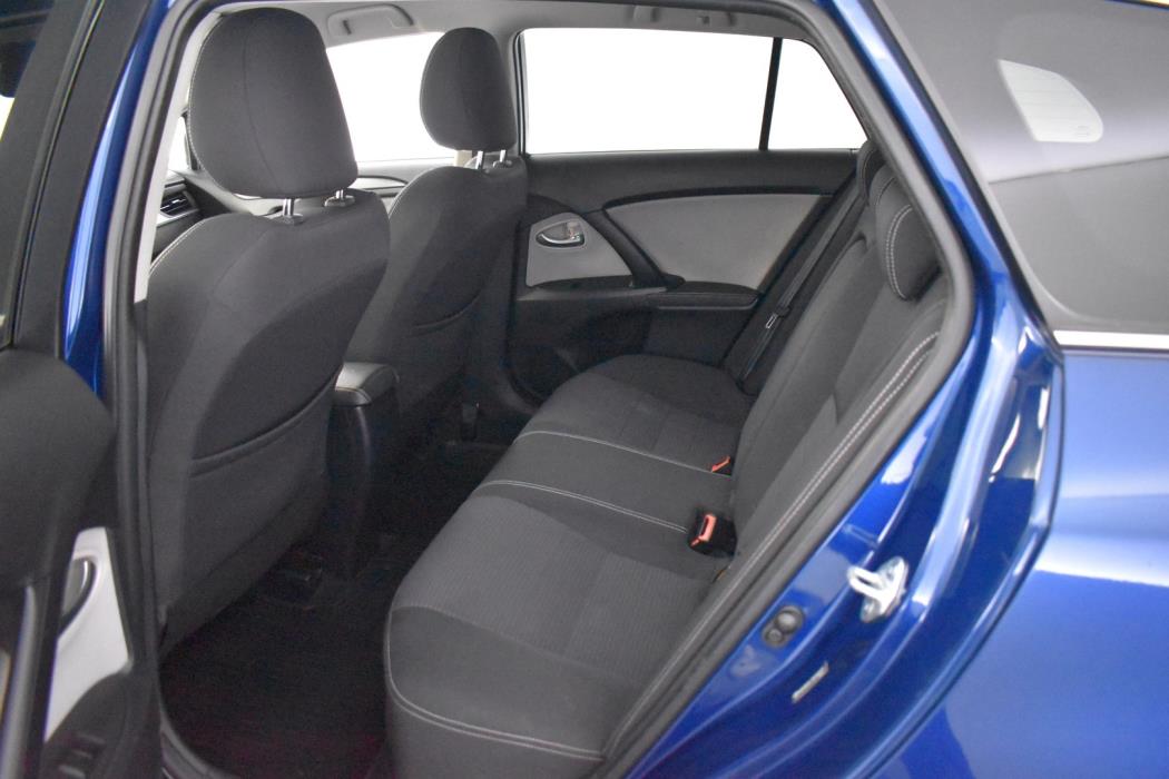 TOYOTA Avensis 2016