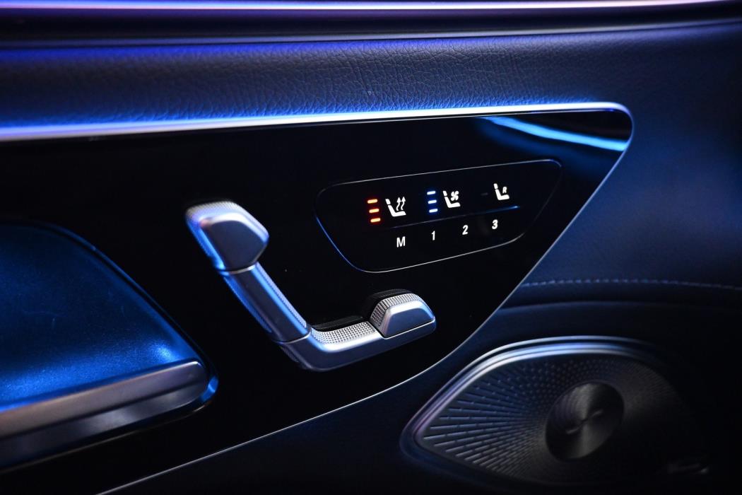 MERCEDES-BENZ EQS SUV 2023