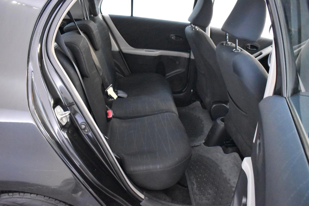 TOYOTA Yaris 2006