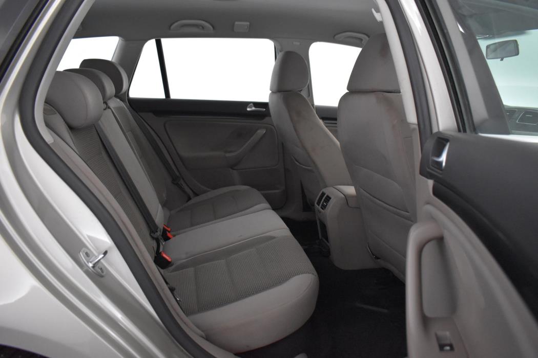 VOLKSWAGEN Golf 2012