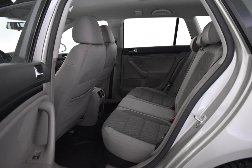 VOLKSWAGEN Golf 2012