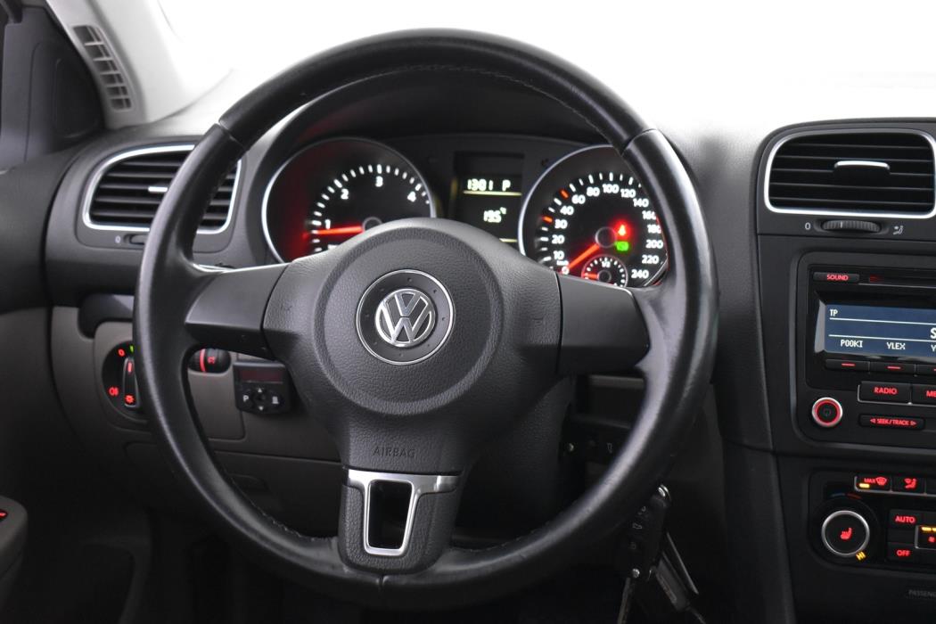VOLKSWAGEN Golf 2012