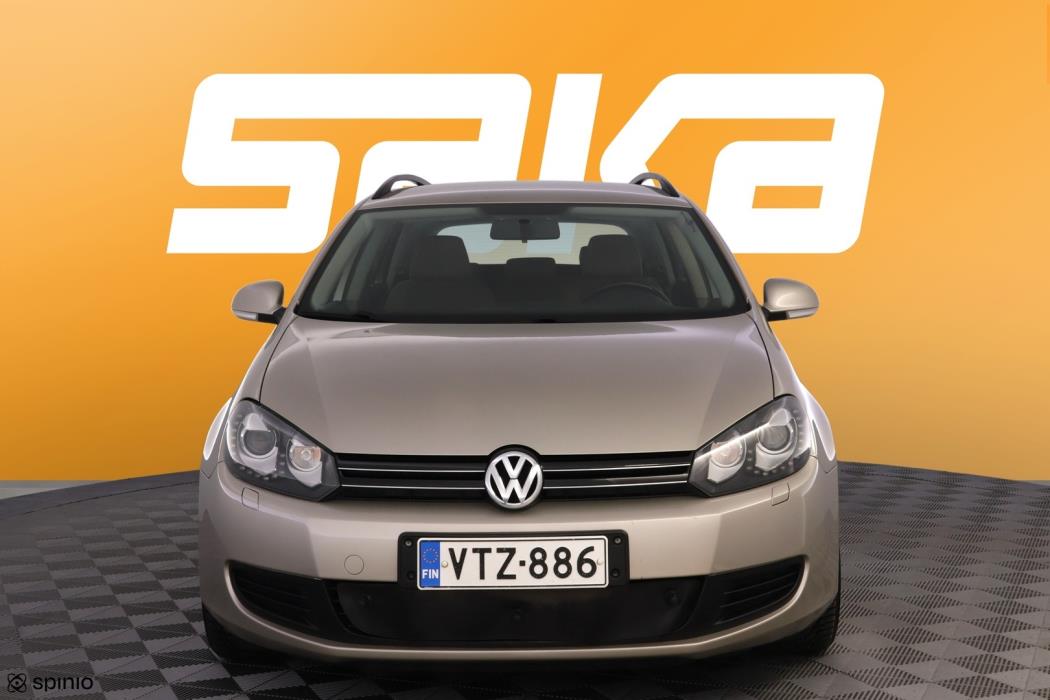 VOLKSWAGEN Golf 2012