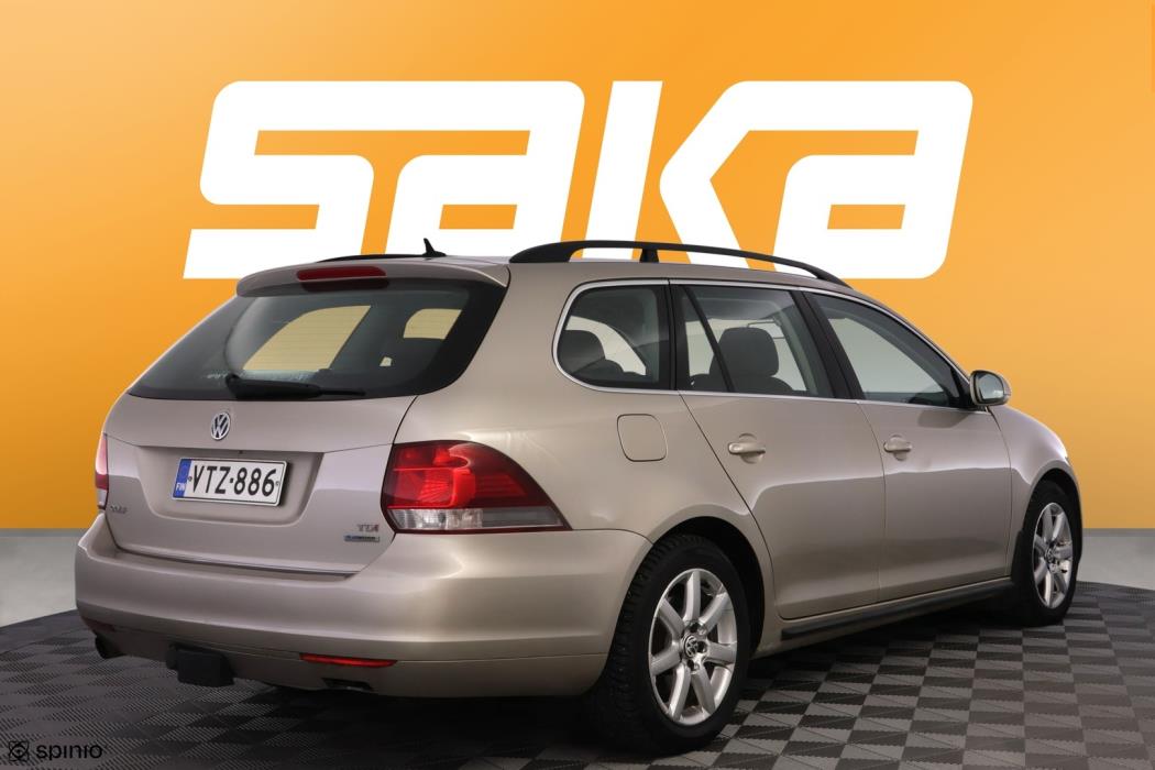 VOLKSWAGEN Golf 2012