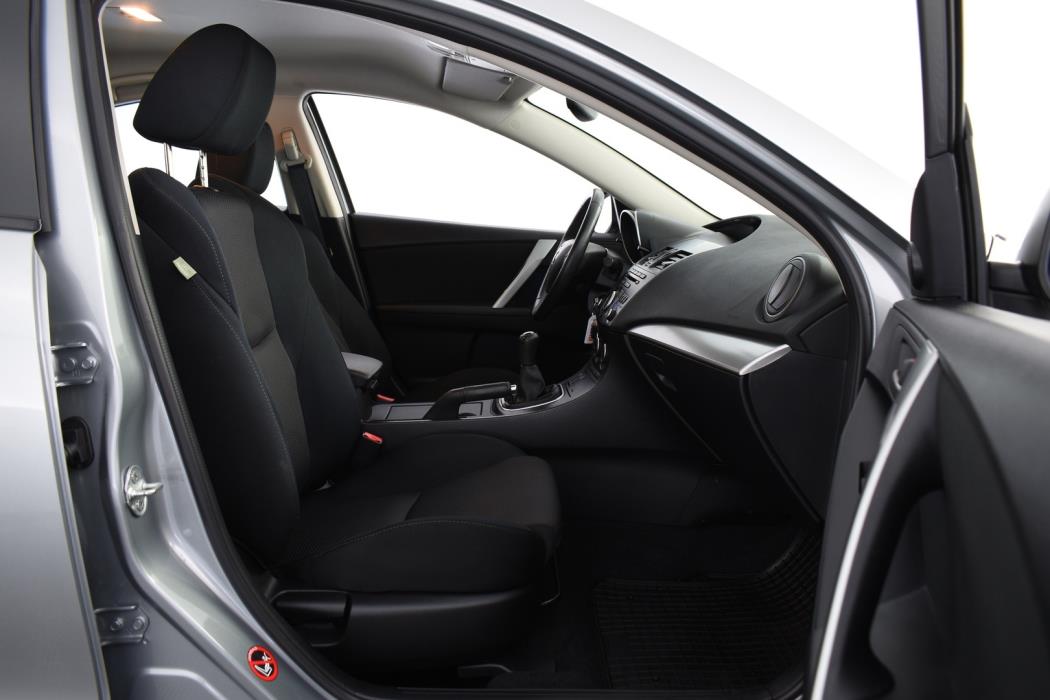 MAZDA 3 2012