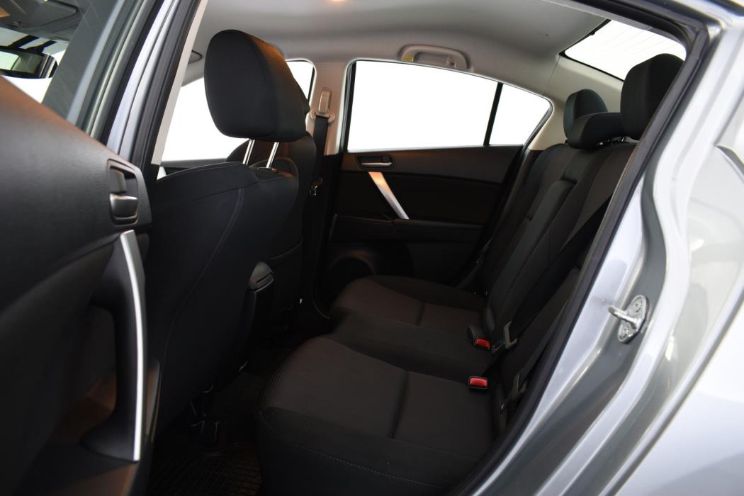 MAZDA 3 2012