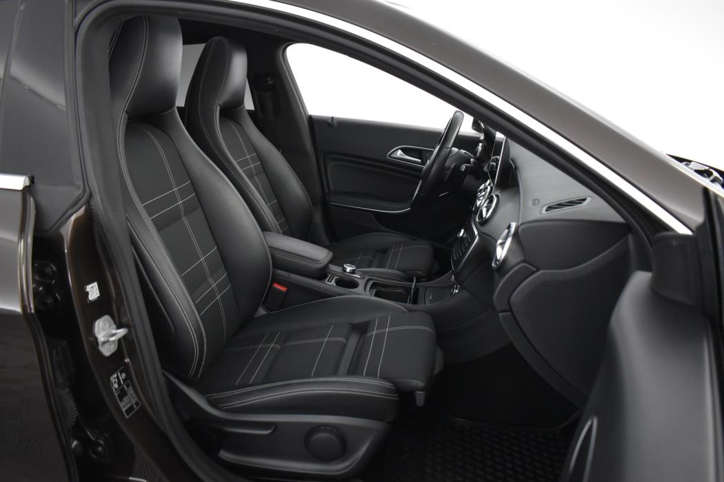 MERCEDES-BENZ CLA 2016
