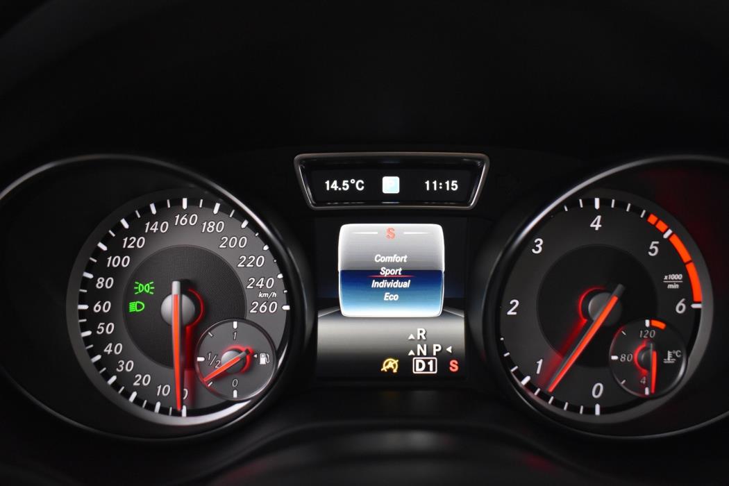 MERCEDES-BENZ CLA 2016