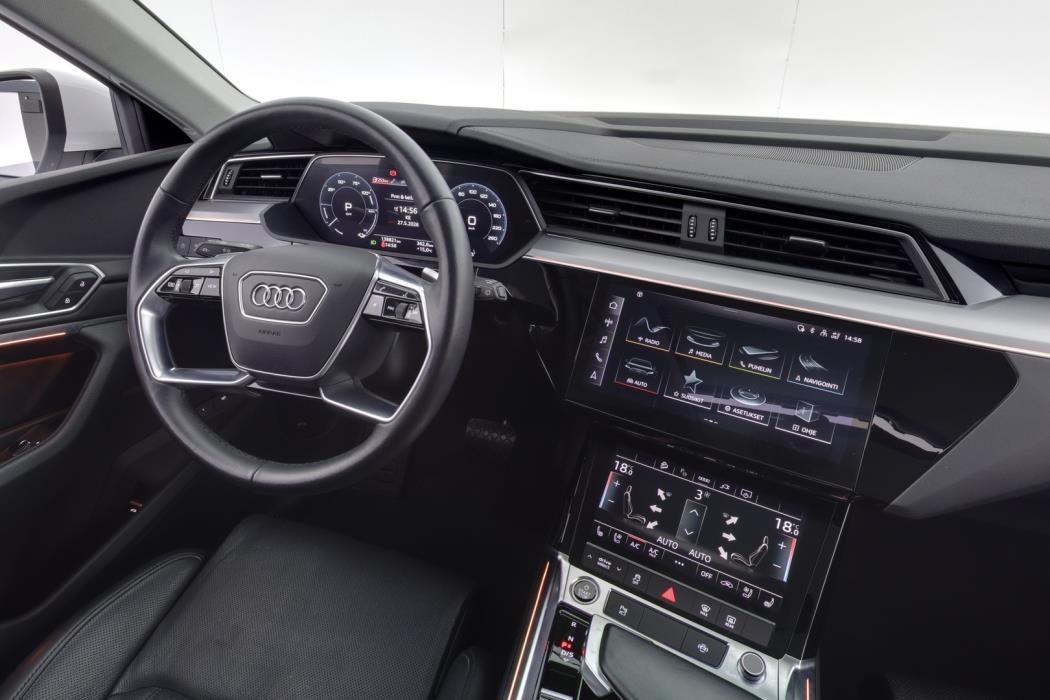 AUDI e-tron 2023