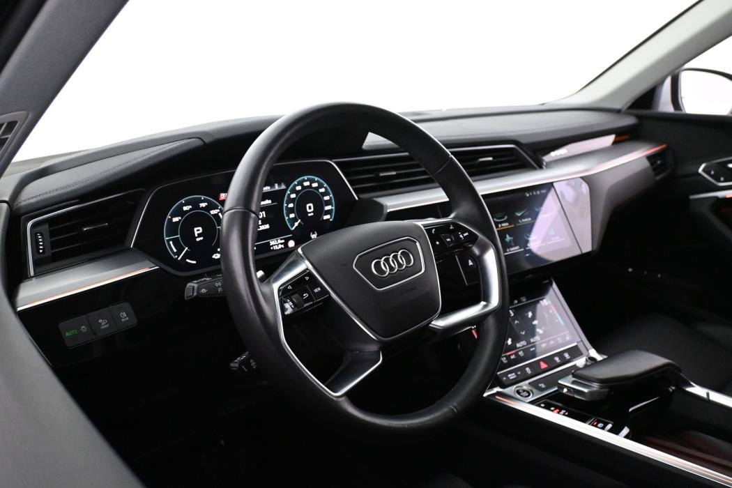 AUDI e-tron 2023