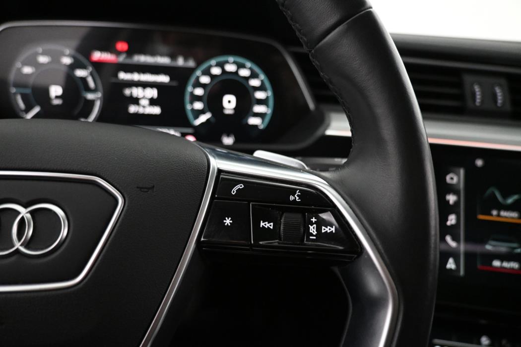 AUDI e-tron 2023