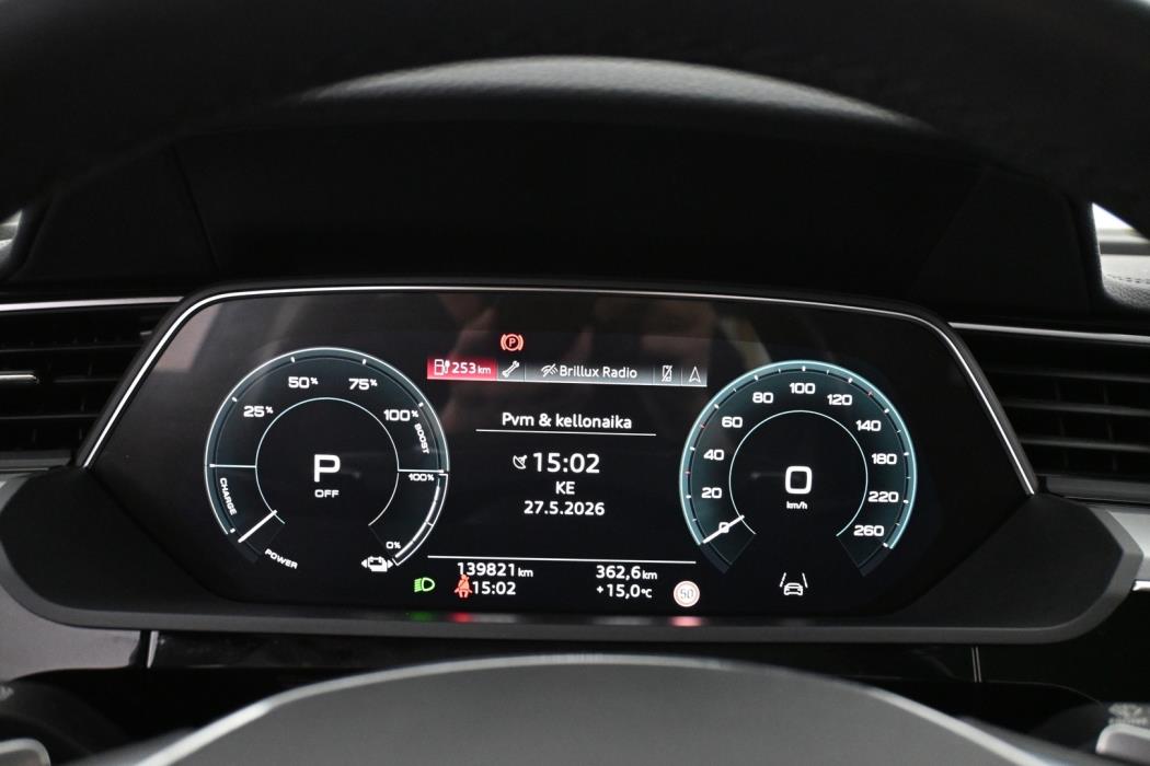 AUDI e-tron 2023