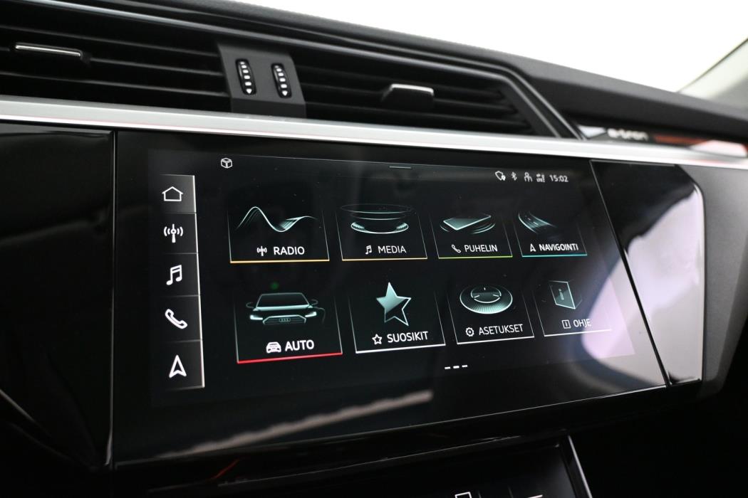 AUDI e-tron 2023