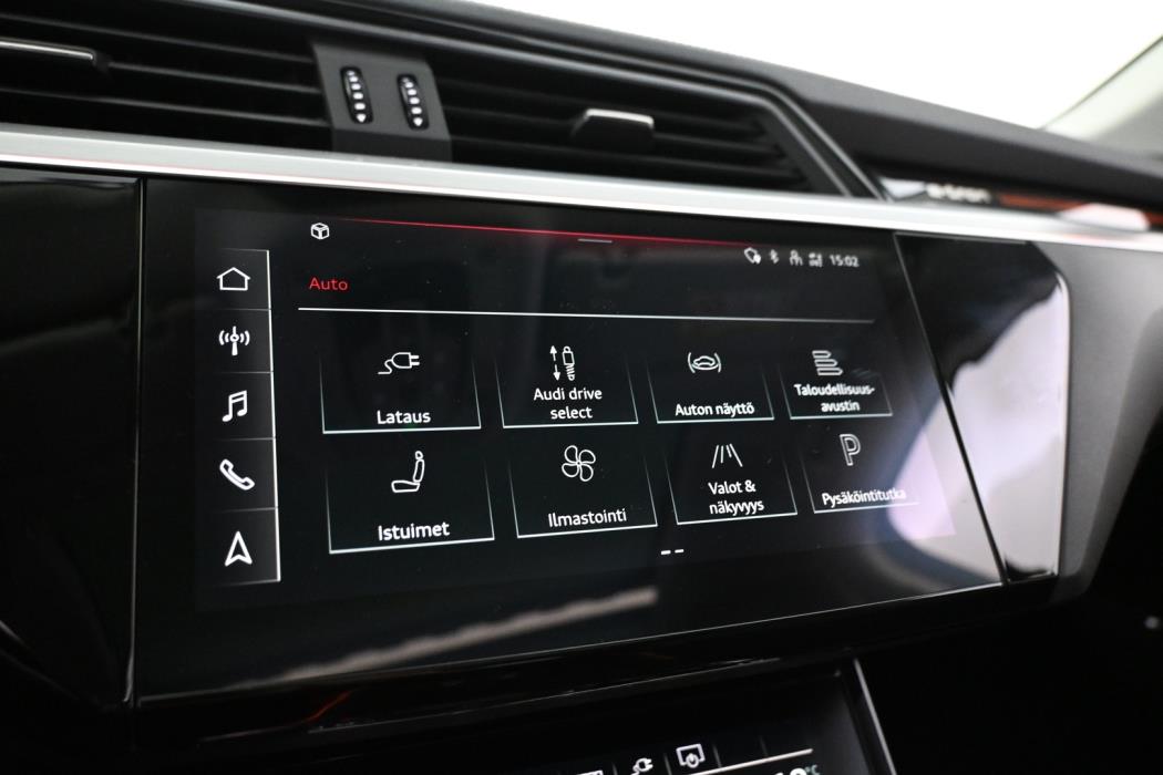 AUDI e-tron 2023