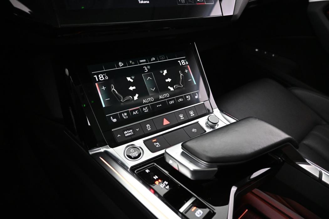 AUDI e-tron 2023