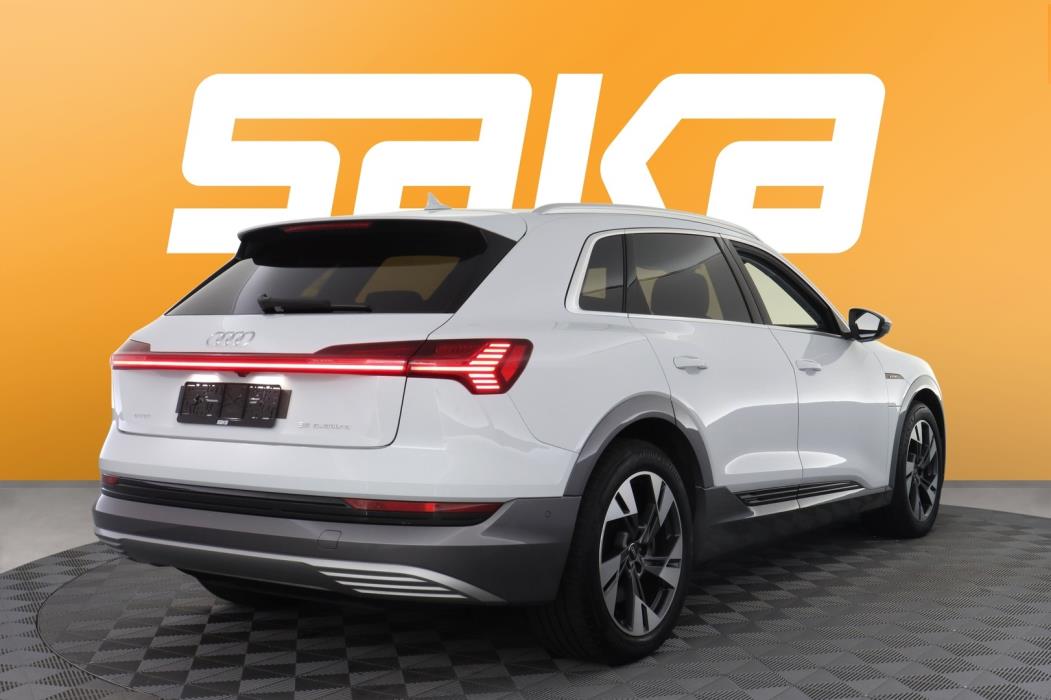 AUDI e-tron 2023