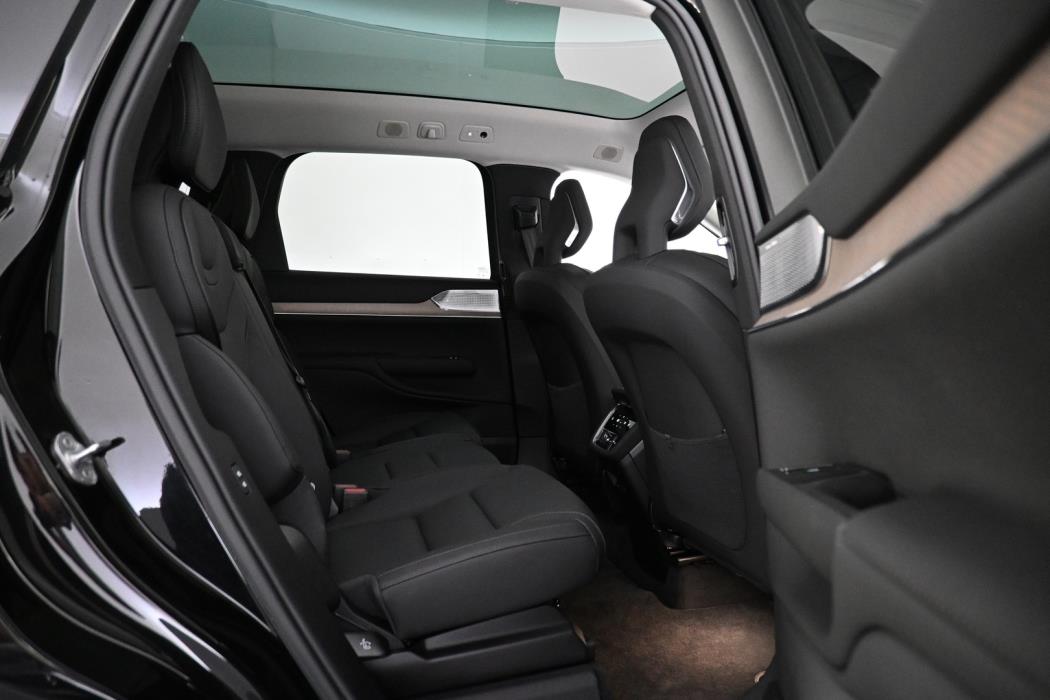 VOLVO EX90 2025