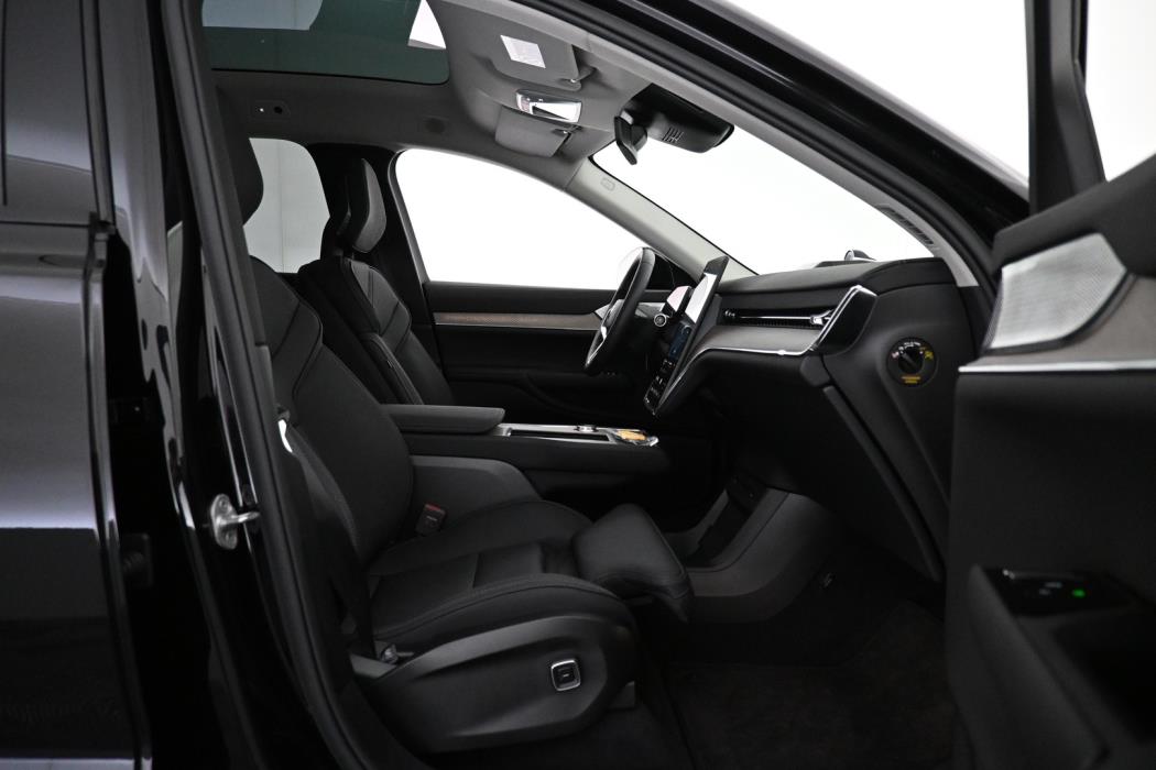 VOLVO EX90 2025