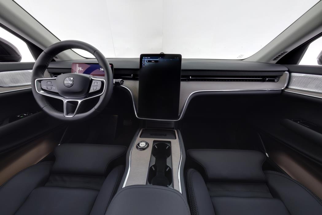 VOLVO EX90 2025