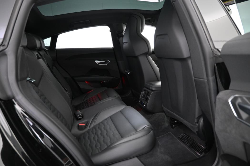 AUDI E-TRON GT RS 2022