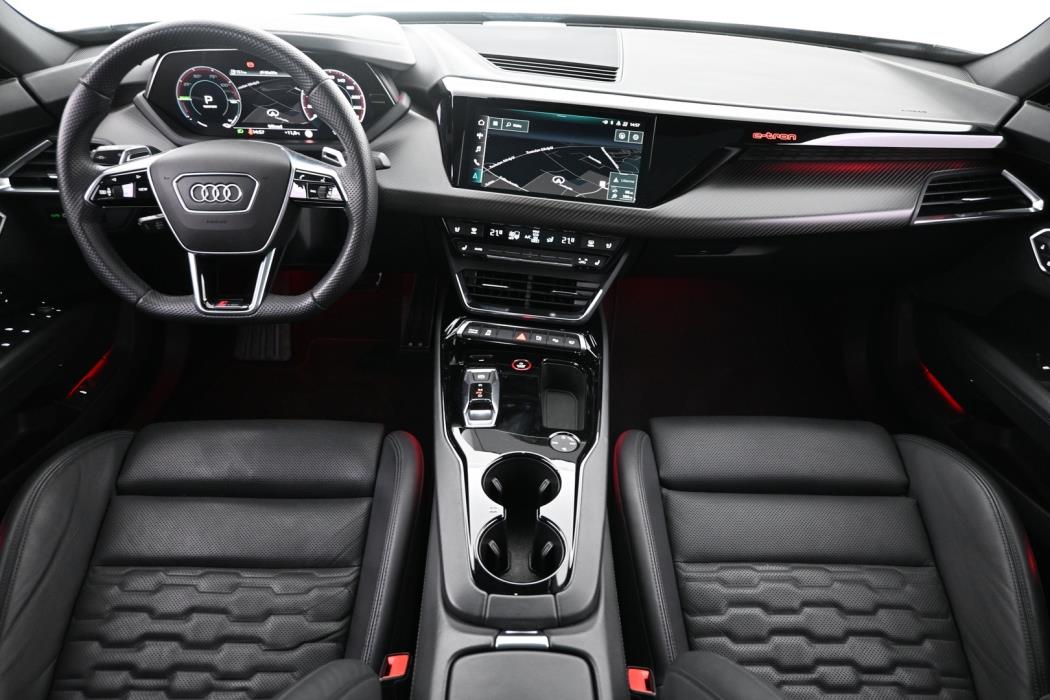 AUDI E-TRON GT RS 2022