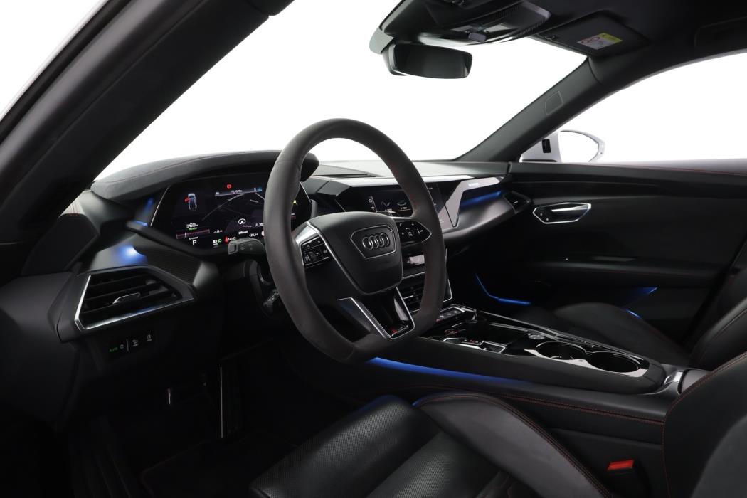 AUDI E-TRON GT RS 2022