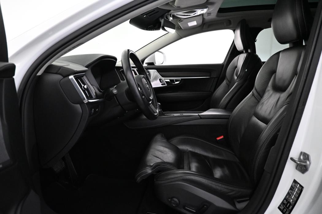 VOLVO V90 Cross Country 2017