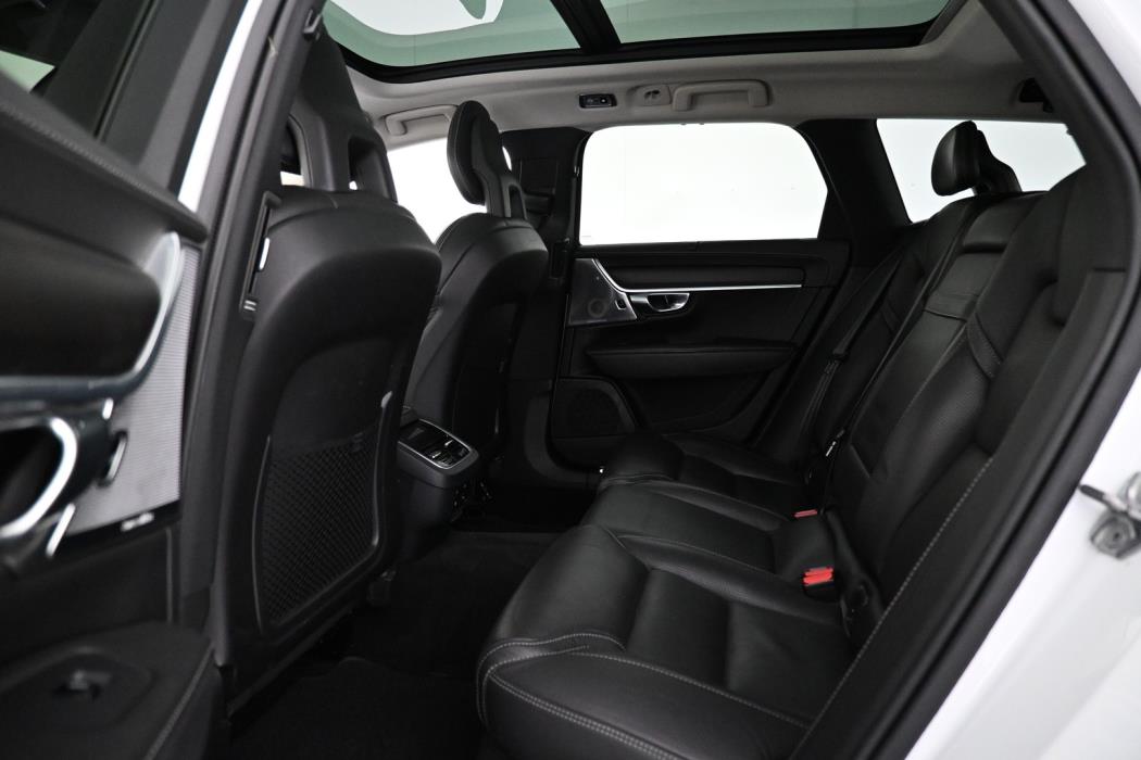 VOLVO V90 Cross Country 2017