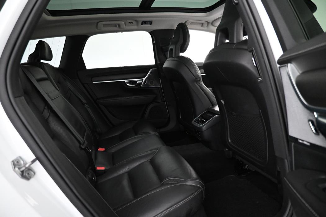 VOLVO V90 Cross Country 2017