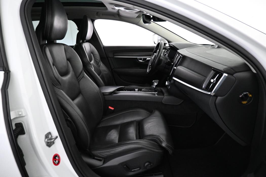 VOLVO V90 Cross Country 2017