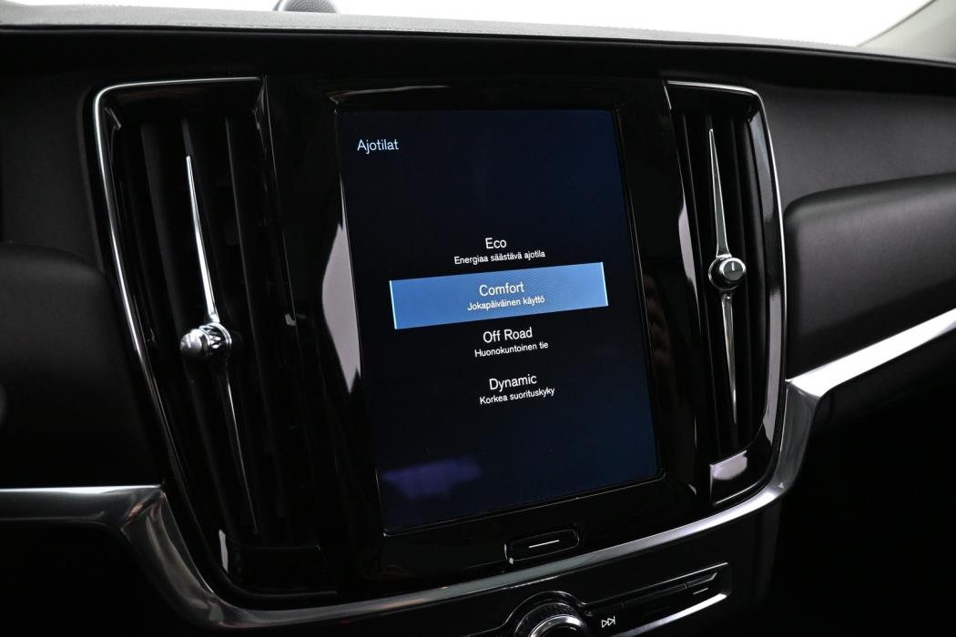 VOLVO V90 Cross Country 2017