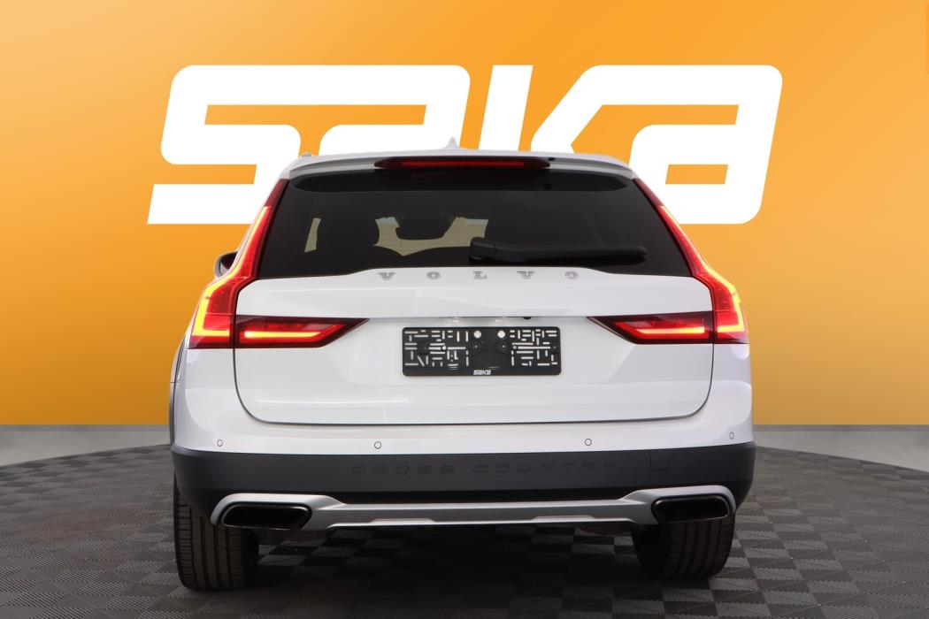 VOLVO V90 Cross Country 2017