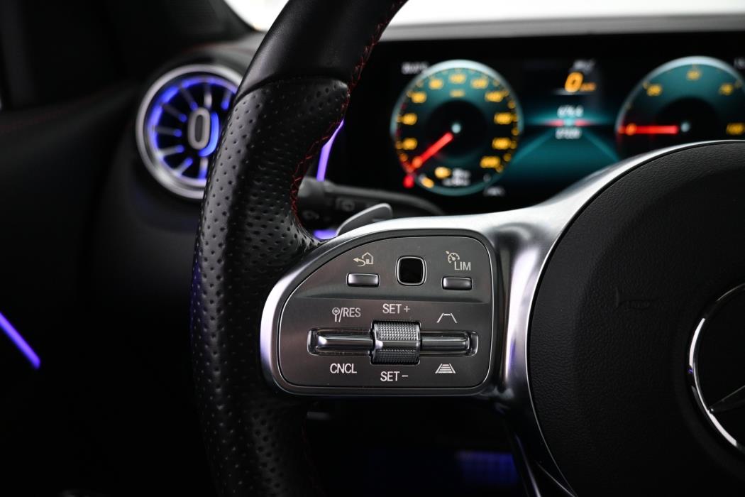 MERCEDES-BENZ EQB 2022