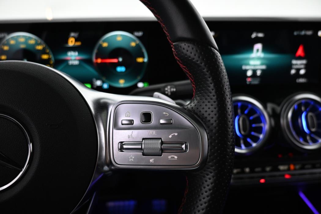 MERCEDES-BENZ EQB 2022