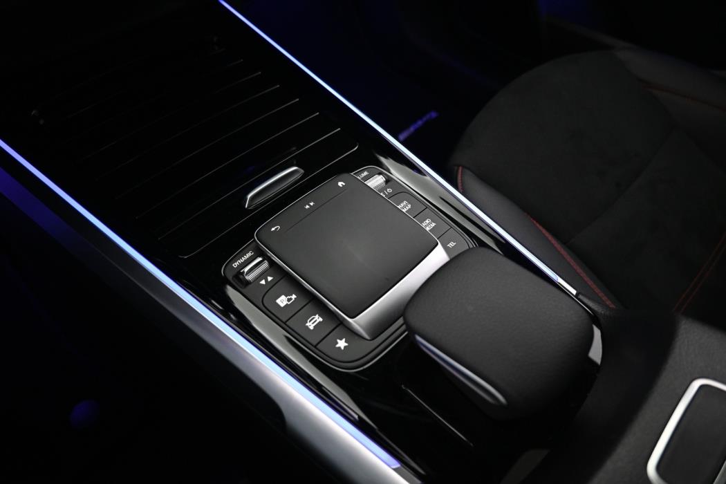 MERCEDES-BENZ EQB 2022
