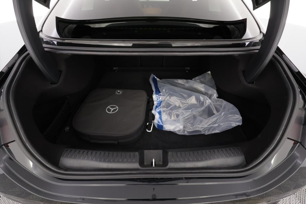 MERCEDES-BENZ CLA 2025