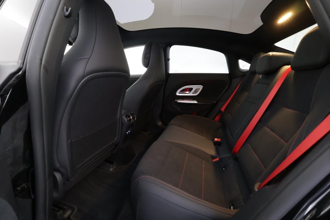 MERCEDES-BENZ CLA 2025
