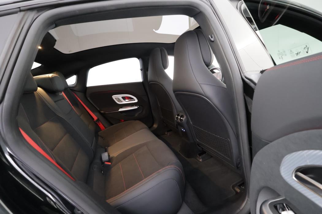 MERCEDES-BENZ CLA 2025