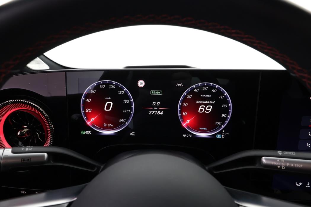 MERCEDES-BENZ CLA 2025