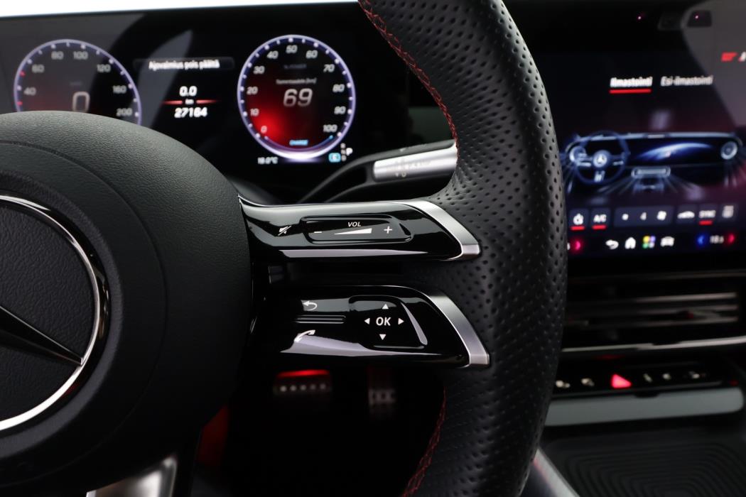 MERCEDES-BENZ CLA 2025