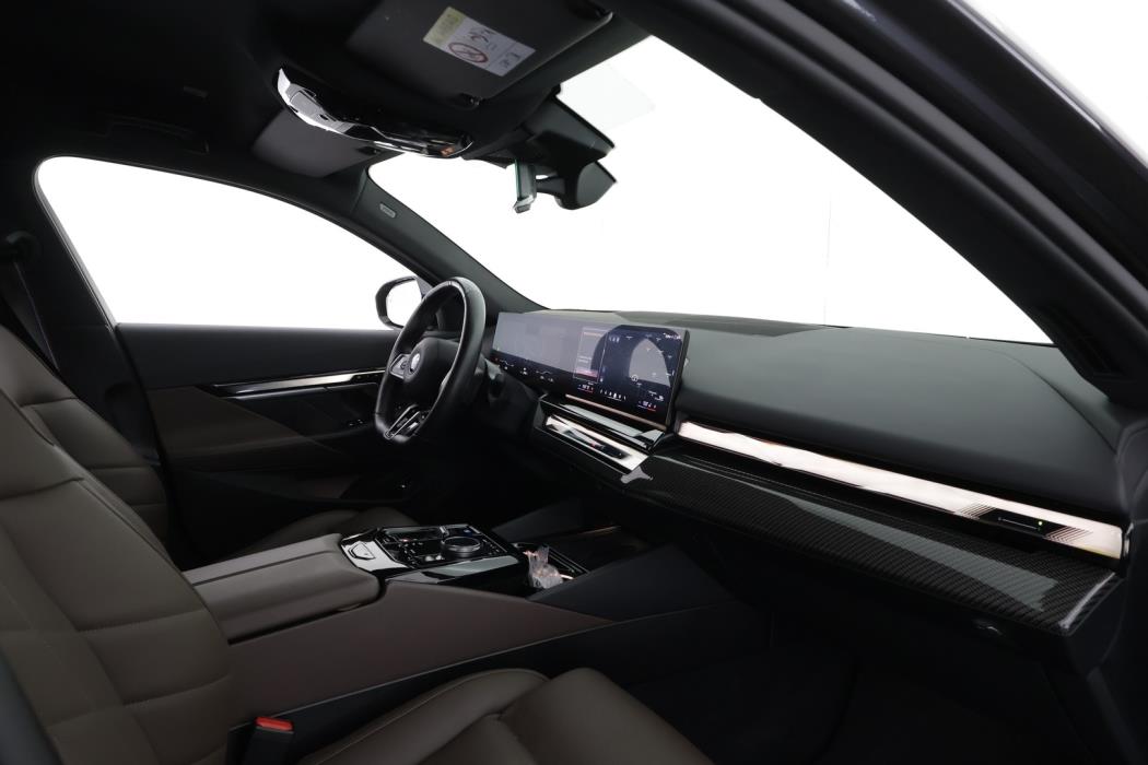 BMW i5 2024