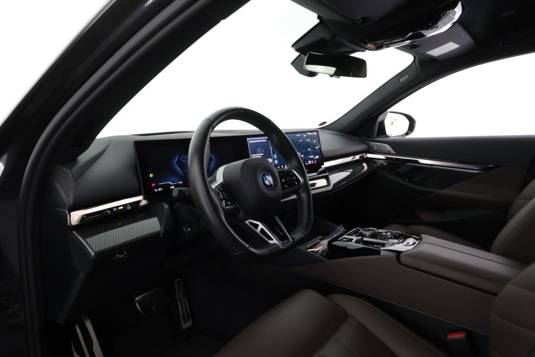BMW i5 2024