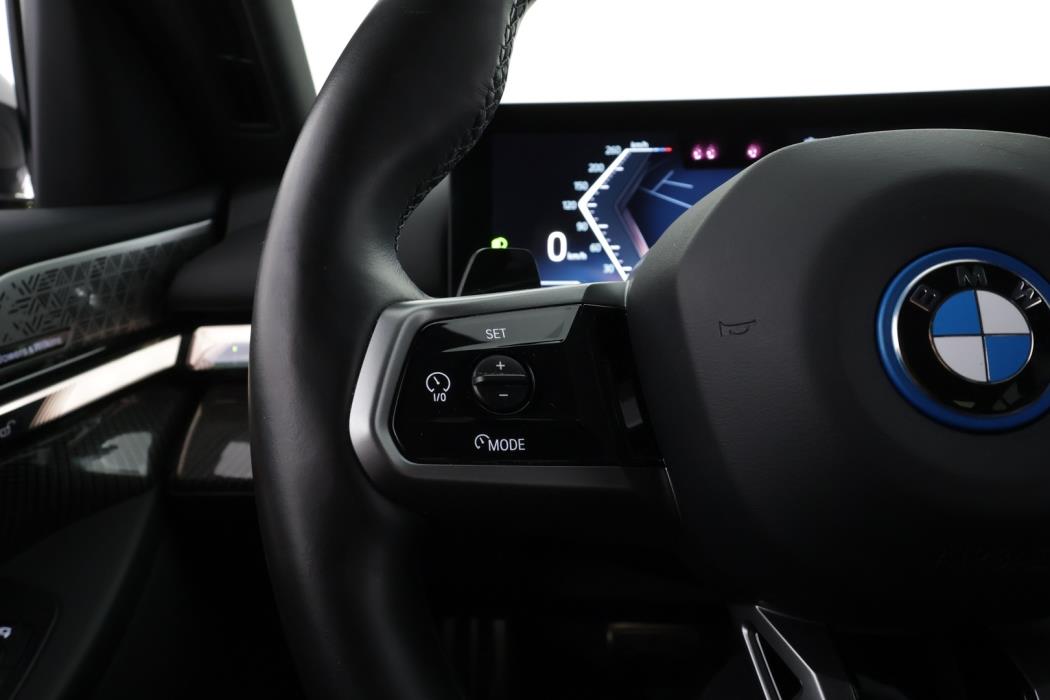 BMW i5 2024