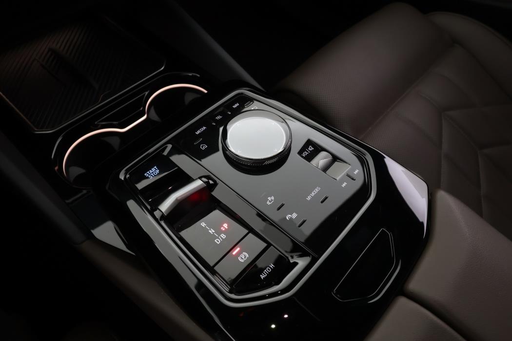 BMW i5 2024