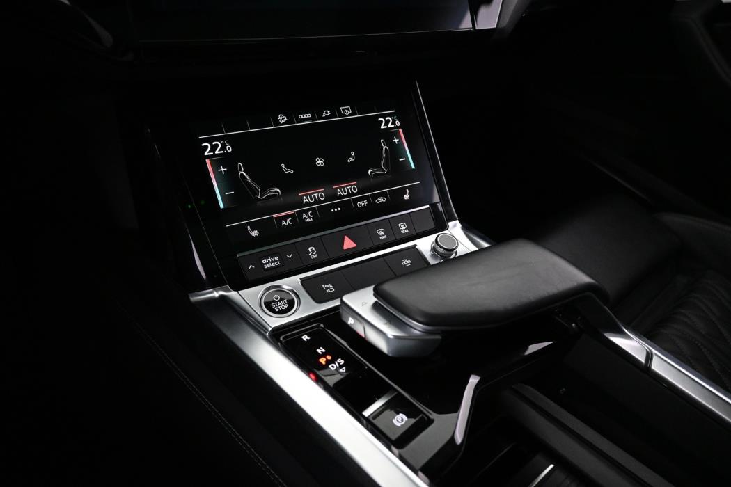 AUDI e-tron 2023