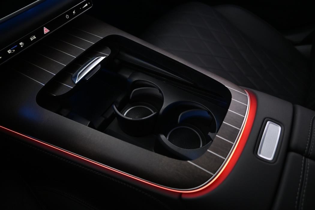 MERCEDES-BENZ E 2024