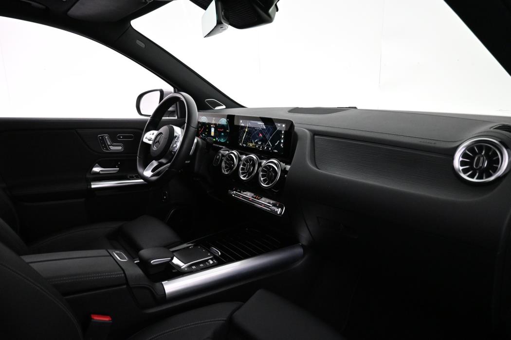 MERCEDES-BENZ EQA 2021