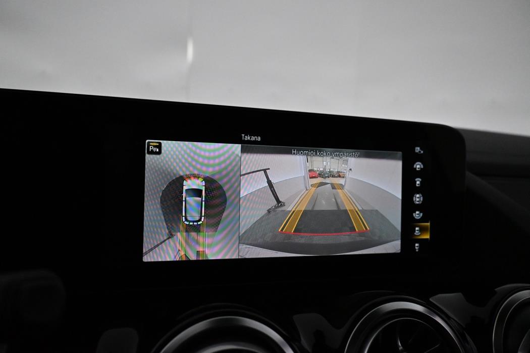 MERCEDES-BENZ EQA 2021